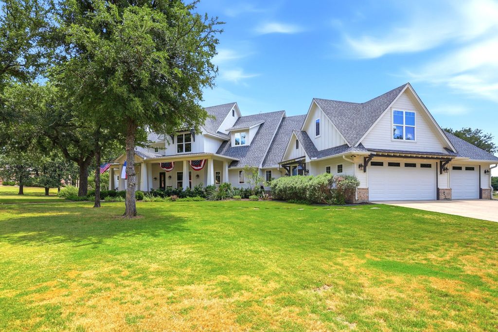 533 S Sugartree Drive, Lipan, TX 76462