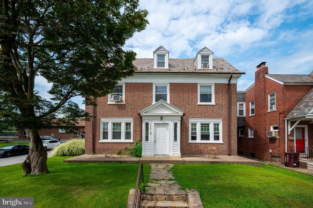 2401 N BROOM ST, WILMINGTON, DE 19802 — exterior