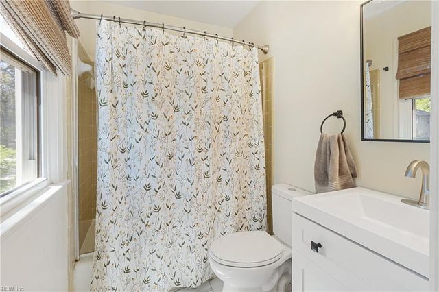 380 Belgrave RD, Newport News, VA 23602