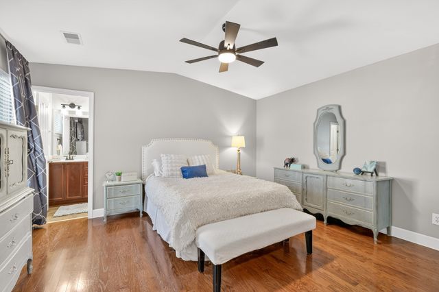 8710 Gauphin Pl, Nashville, TN 37211