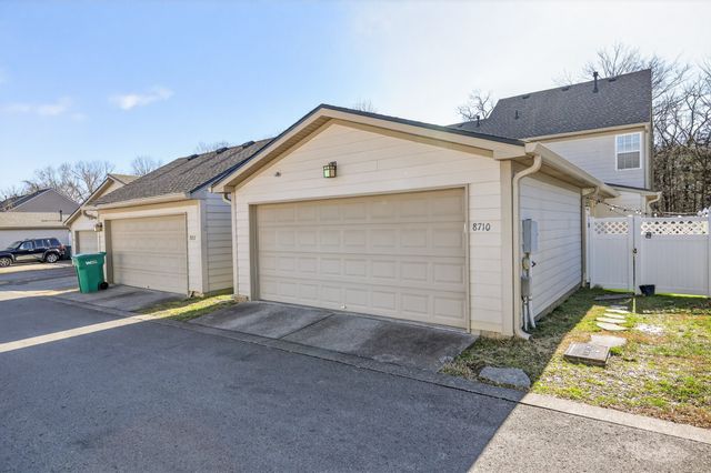 8710 Gauphin Pl, Nashville, TN 37211