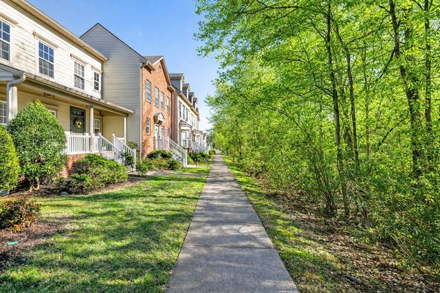 8710 Gauphin Pl, Nashville, TN 37211