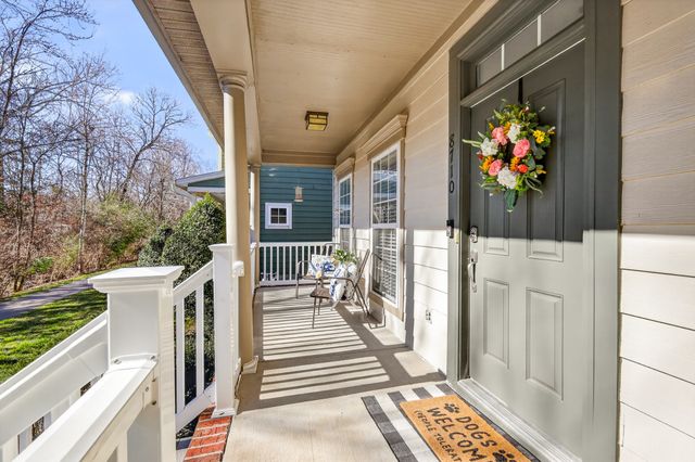 8710 Gauphin Pl, Nashville, TN 37211