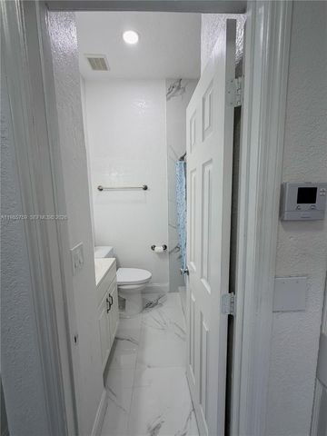 16242 SW 42nd Ter 0, Miami, FL 33185