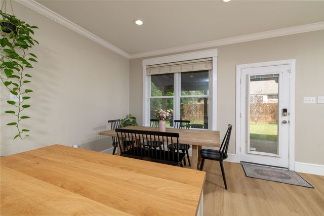 1016 Pebblecreek Drive, Burleson, TX 76028
