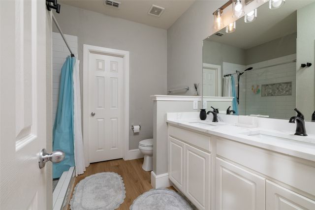 1016 Pebblecreek Drive, Burleson, TX 76028