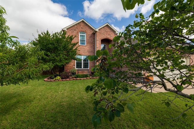 1016 Pebblecreek Drive, Burleson, TX 76028