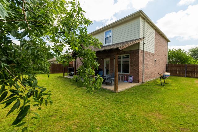 1016 Pebblecreek Drive, Burleson, TX 76028