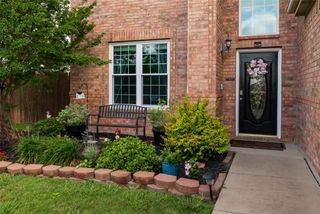 1016 Pebblecreek Drive, Burleson, TX 76028