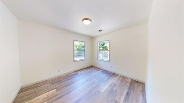 210 N Roosevelt Avenue, Shawnee, OK 74801
