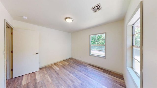 210 N Roosevelt Avenue, Shawnee, OK 74801