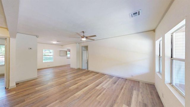 210 N Roosevelt Avenue, Shawnee, OK 74801
