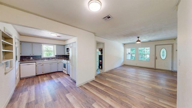 210 N Roosevelt Avenue, Shawnee, OK 74801