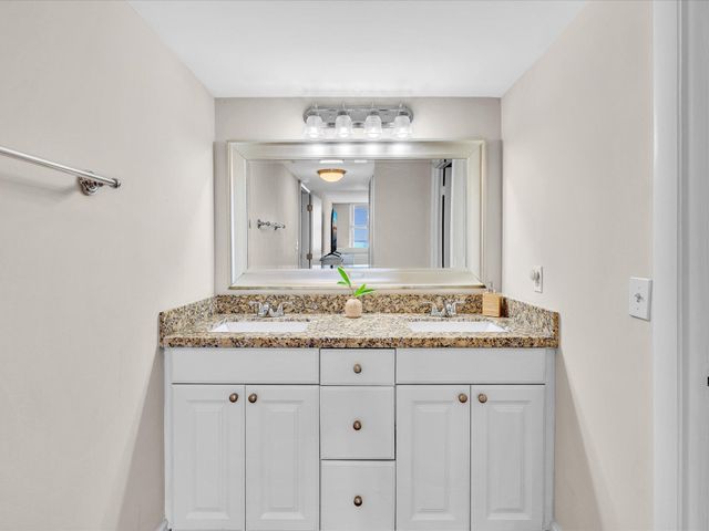 1150 Hillsboro Mile 1008, Hillsboro Beach, FL 33062