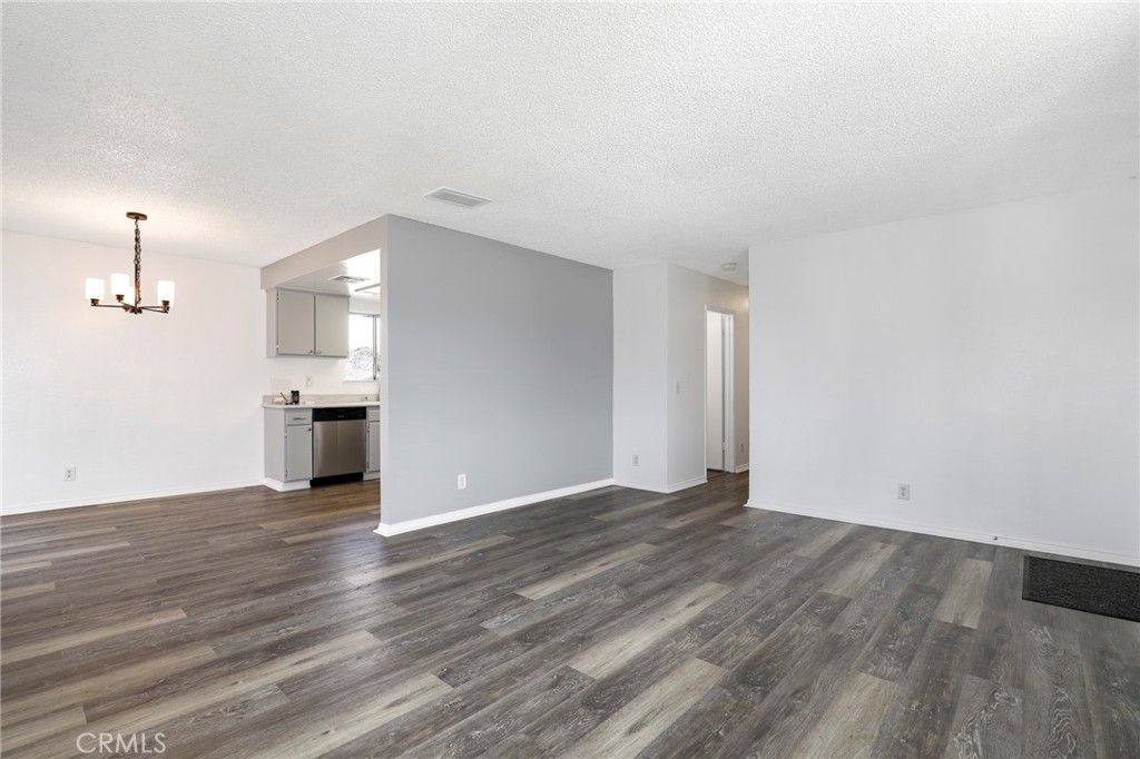 Image 11 of property listing at 10041 E Avenue R6 Avenue, Littlerock, CA 93543