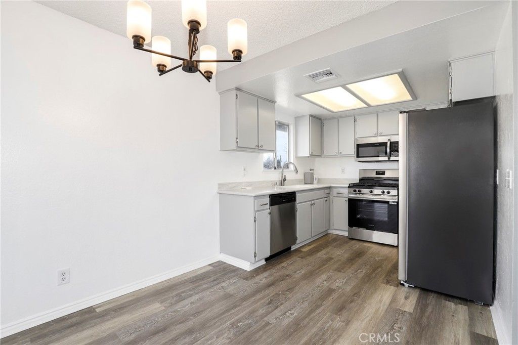 Image 13 of property listing at 10041 E Avenue R6 Avenue, Littlerock, CA 93543