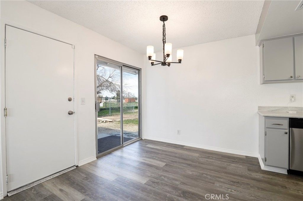 Image 14 of property listing at 10041 E Avenue R6 Avenue, Littlerock, CA 93543