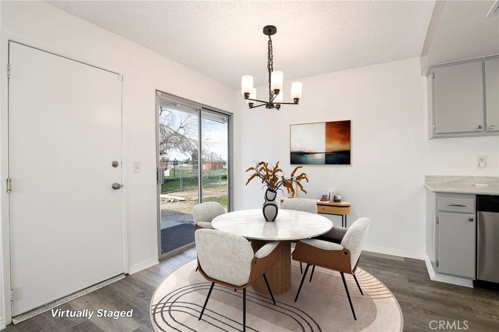 Image 15 of property listing at 10041 E Avenue R6 Avenue, Littlerock, CA 93543