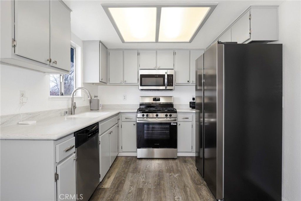 Image 16 of property listing at 10041 E Avenue R6 Avenue, Littlerock, CA 93543