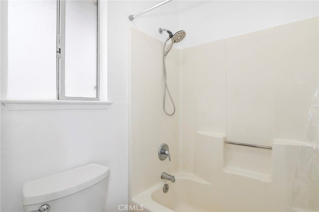 Image 21 of property listing at 10041 E Avenue R6 Avenue, Littlerock, CA 93543