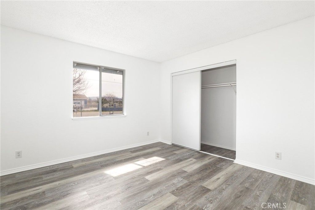 Image 22 of property listing at 10041 E Avenue R6 Avenue, Littlerock, CA 93543