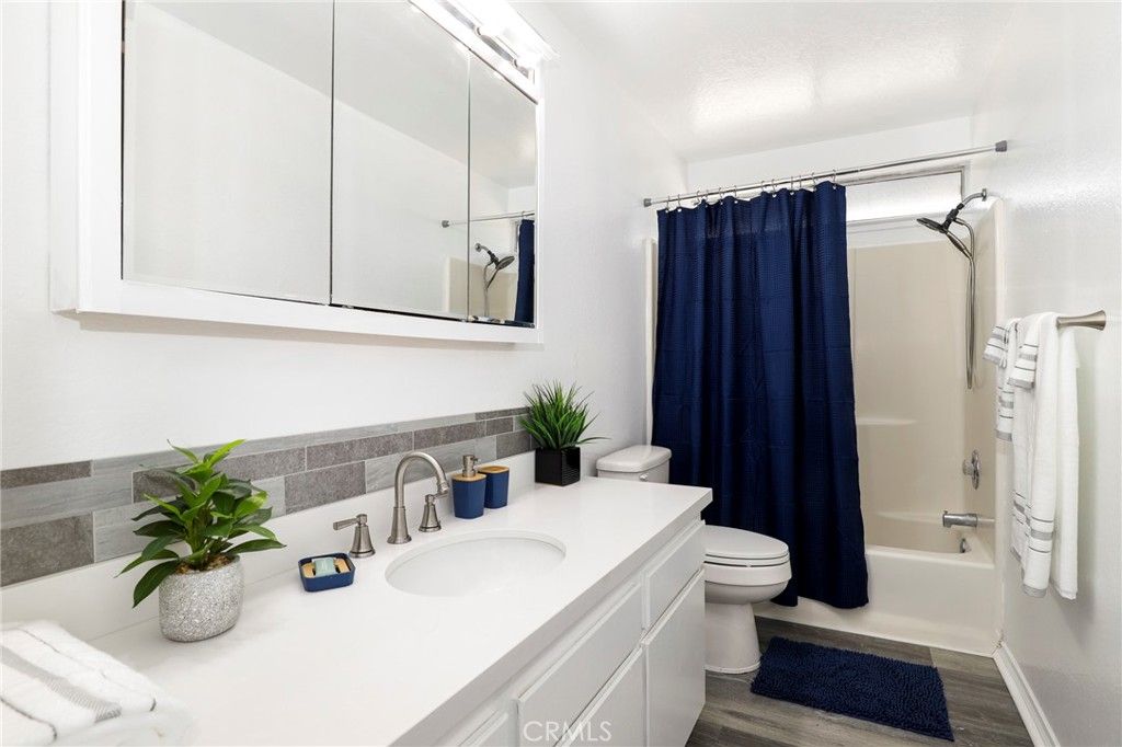 Image 26 of property listing at 10041 E Avenue R6 Avenue, Littlerock, CA 93543