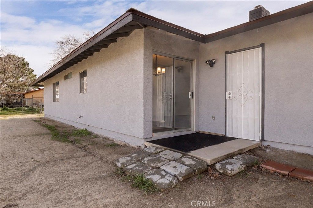 Image 27 of property listing at 10041 E Avenue R6 Avenue, Littlerock, CA 93543