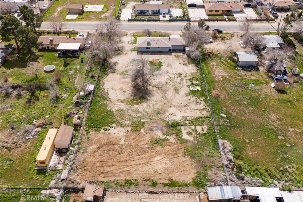 Image 32 of property listing at 10041 E Avenue R6 Avenue, Littlerock, CA 93543