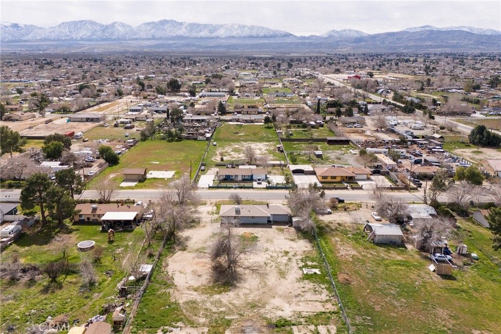 Image 33 of property listing at 10041 E Avenue R6 Avenue, Littlerock, CA 93543