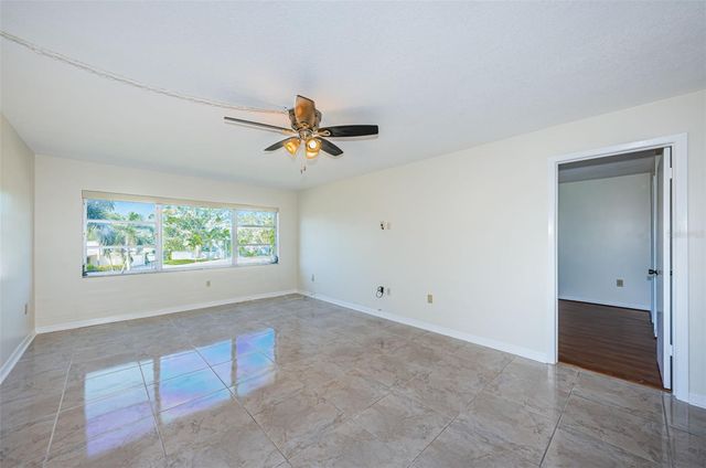 8950 PARK BOULEVARD 206, Seminole, FL 33777