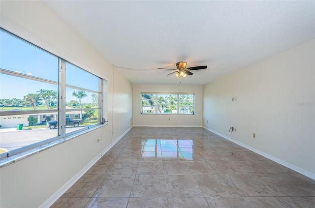 8950 PARK BOULEVARD 206, Seminole, FL 33777