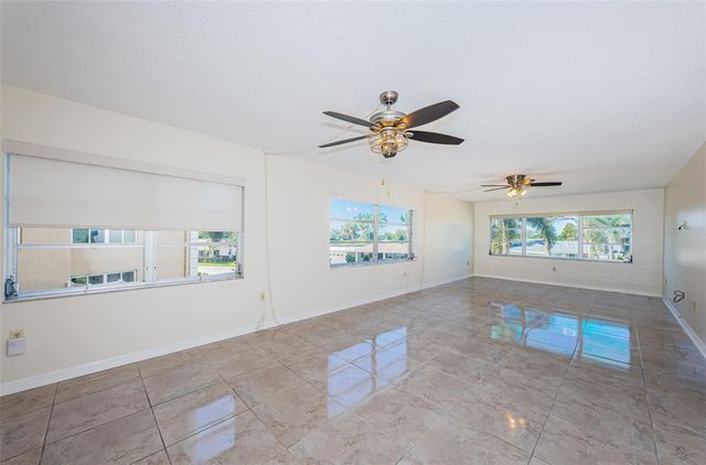 8950 PARK BOULEVARD 206, Seminole, FL 33777