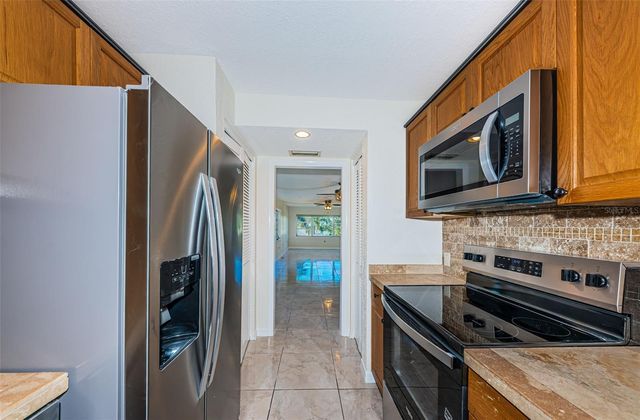 8950 PARK BOULEVARD 206, Seminole, FL 33777