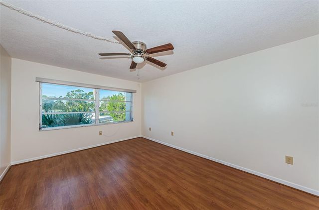 8950 PARK BOULEVARD 206, Seminole, FL 33777