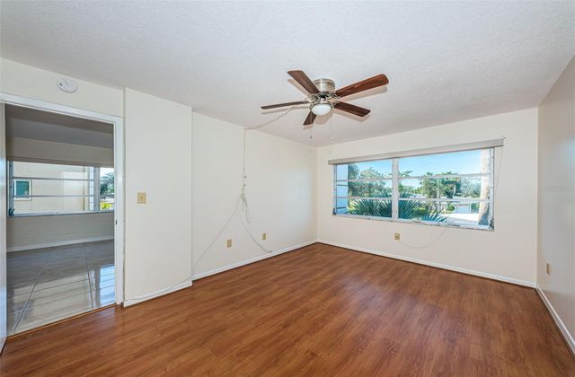 8950 PARK BOULEVARD 206, Seminole, FL 33777