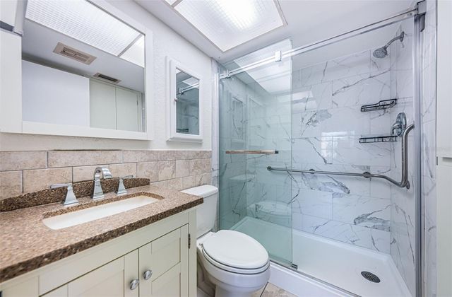 8950 PARK BOULEVARD 206, Seminole, FL 33777
