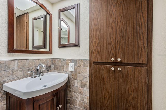 8950 PARK BOULEVARD 206, Seminole, FL 33777