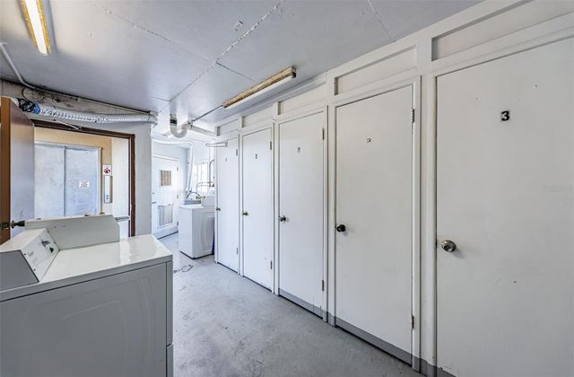 8950 PARK BOULEVARD 206, Seminole, FL 33777