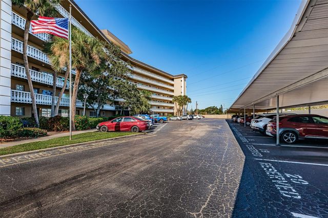 8950 PARK BOULEVARD 206, Seminole, FL 33777