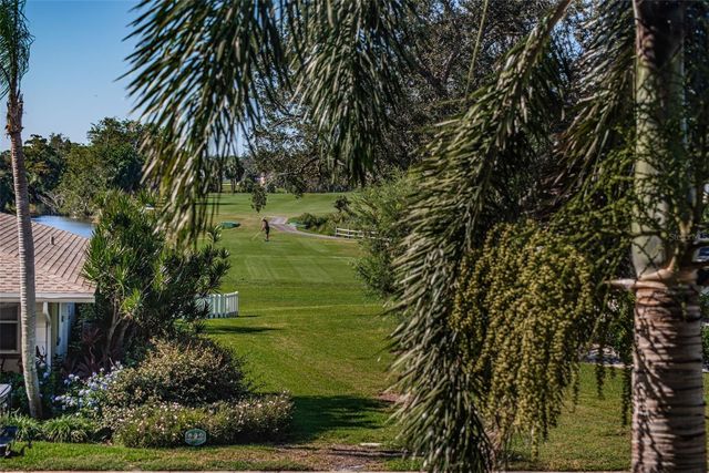 8950 PARK BOULEVARD 206, Seminole, FL 33777