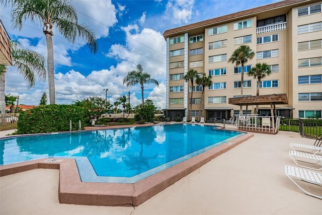 8950 PARK BOULEVARD 206, Seminole, FL 33777