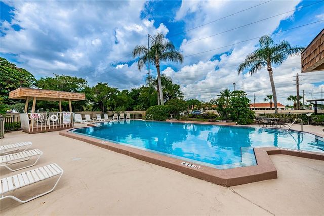 8950 PARK BOULEVARD 206, Seminole, FL 33777