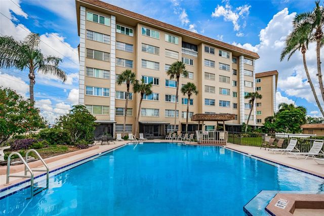 8950 PARK BOULEVARD 206, Seminole, FL 33777