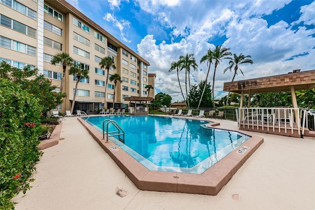 8950 PARK BOULEVARD 206, Seminole, FL 33777