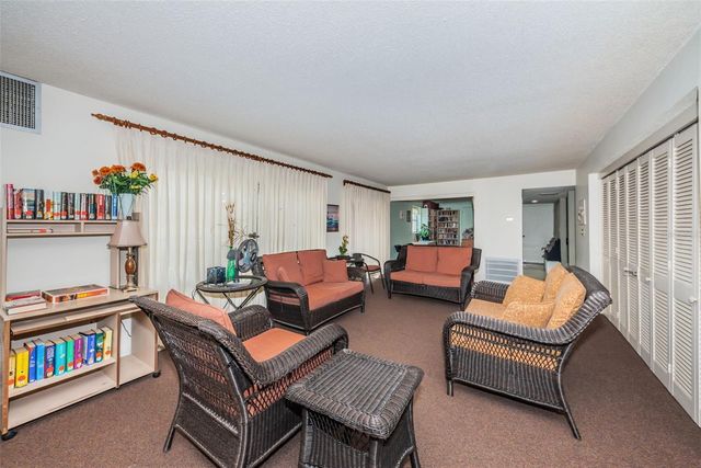 8950 PARK BOULEVARD 206, Seminole, FL 33777