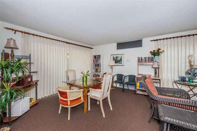 8950 PARK BOULEVARD 206, Seminole, FL 33777