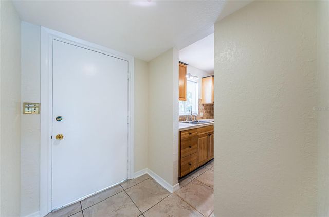 8950 PARK BOULEVARD 206, Seminole, FL 33777