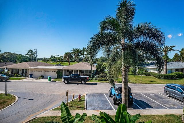 8950 PARK BOULEVARD 206, Seminole, FL 33777