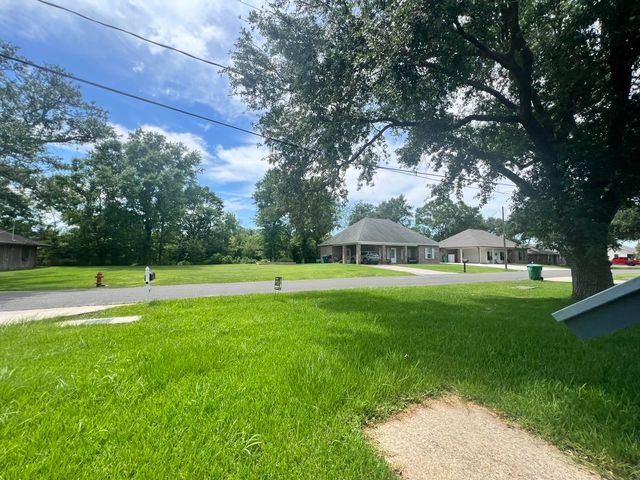 251 Bayou Vista Drive, Thibodaux, LA 70301