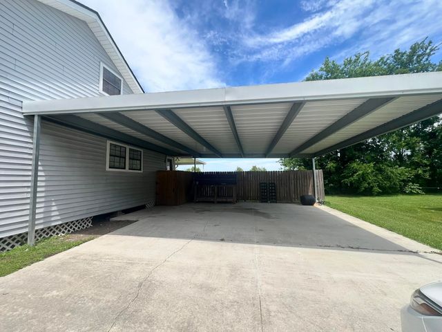 251 Bayou Vista Drive, Thibodaux, LA 70301